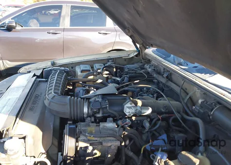 2000 Ford Explorer Xlt из США, поврежденный, VIN 1FMZU63X0YZC21057